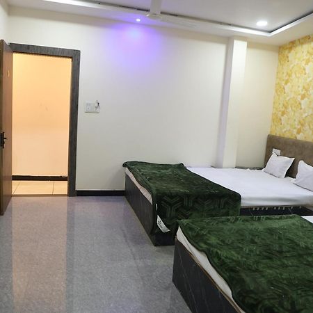 Hotel Somnath Inn Ujjain Kamer foto