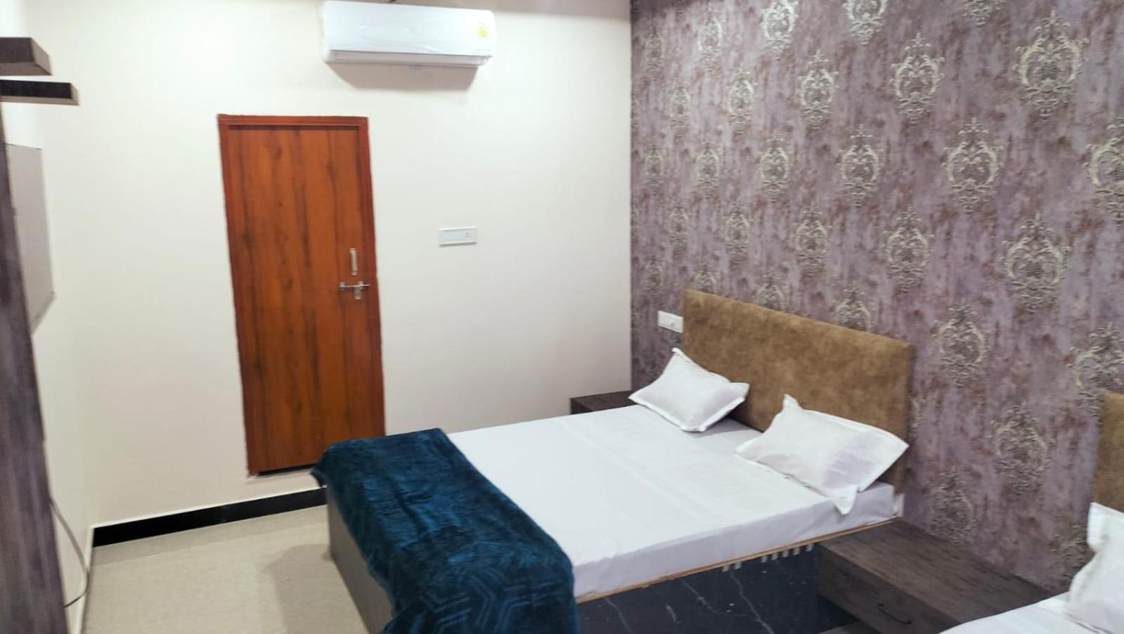 Hotel Somnath Inn Ujjain Buitenkant foto
