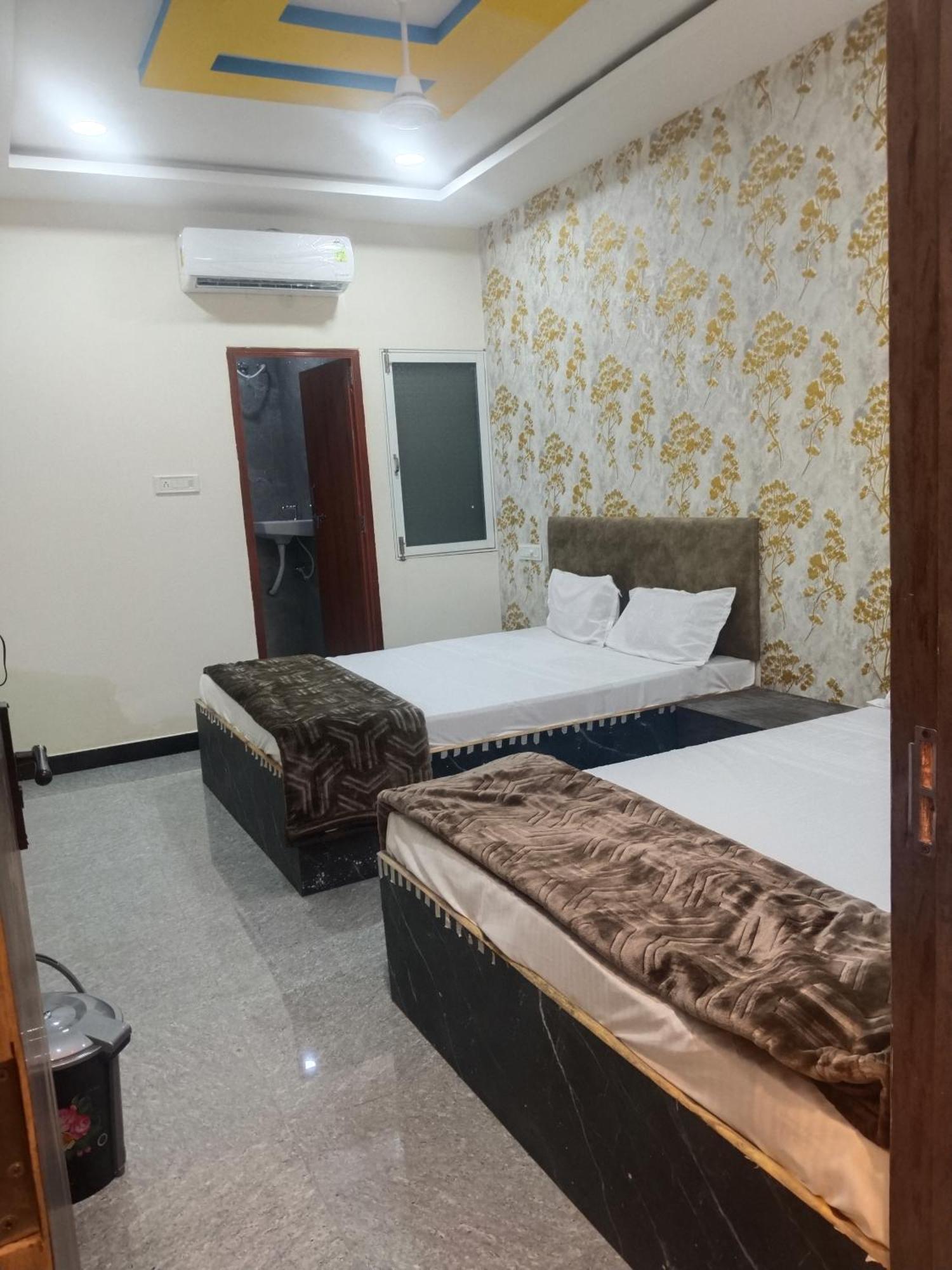 Hotel Somnath Inn Ujjain Buitenkant foto